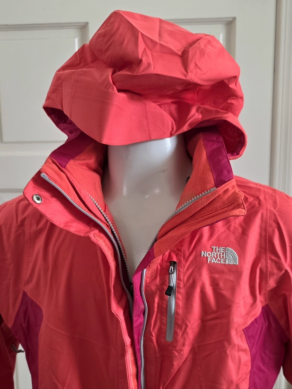 The North Face HyVent Hooded Pink Windbreaker Rain Jacket Size Large Women's - Picture 2 of 10